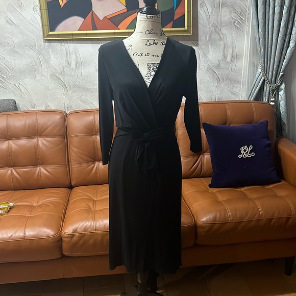 Classic Black Dress by Anna Molinari Sz M, I 48

Argentine tango inspired - Picture 1 of 17